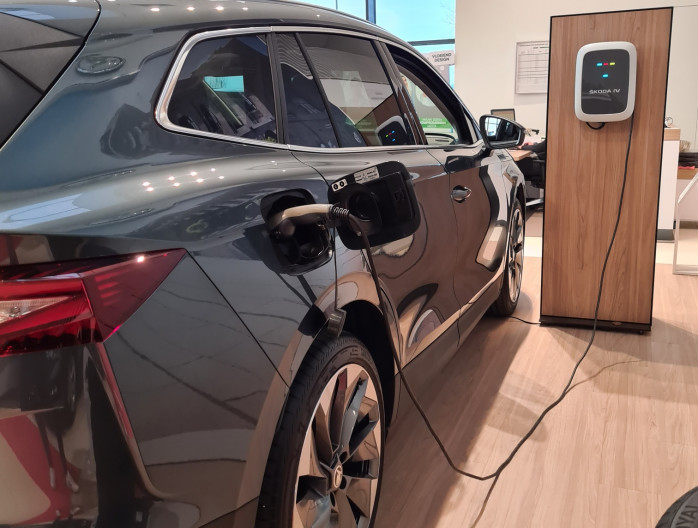 De 100% elektrische ENYAQ iV in onze showroom