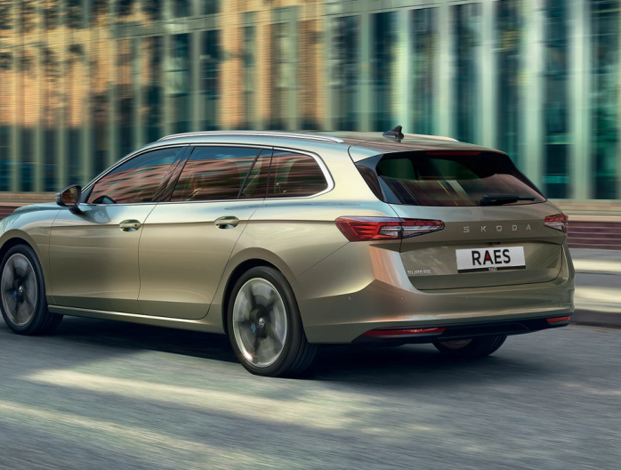 Ontdek de veelzijdigheid van de SKODA Superb reeks