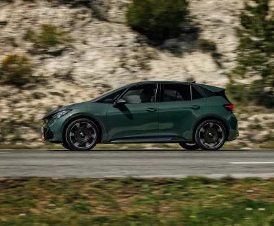 Geniet van de elektrische mobiliteit samen met compacte CUPRA Born