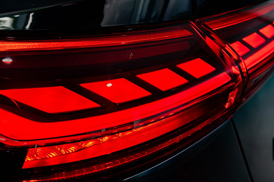 Ontdek de groepslevering van de drie Audi A6 e-tron modellen.