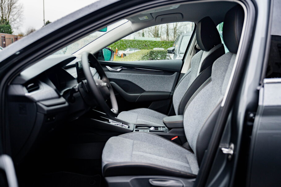 Ontdek de groepslevering van 7 Škoda Octavia Combi modellen