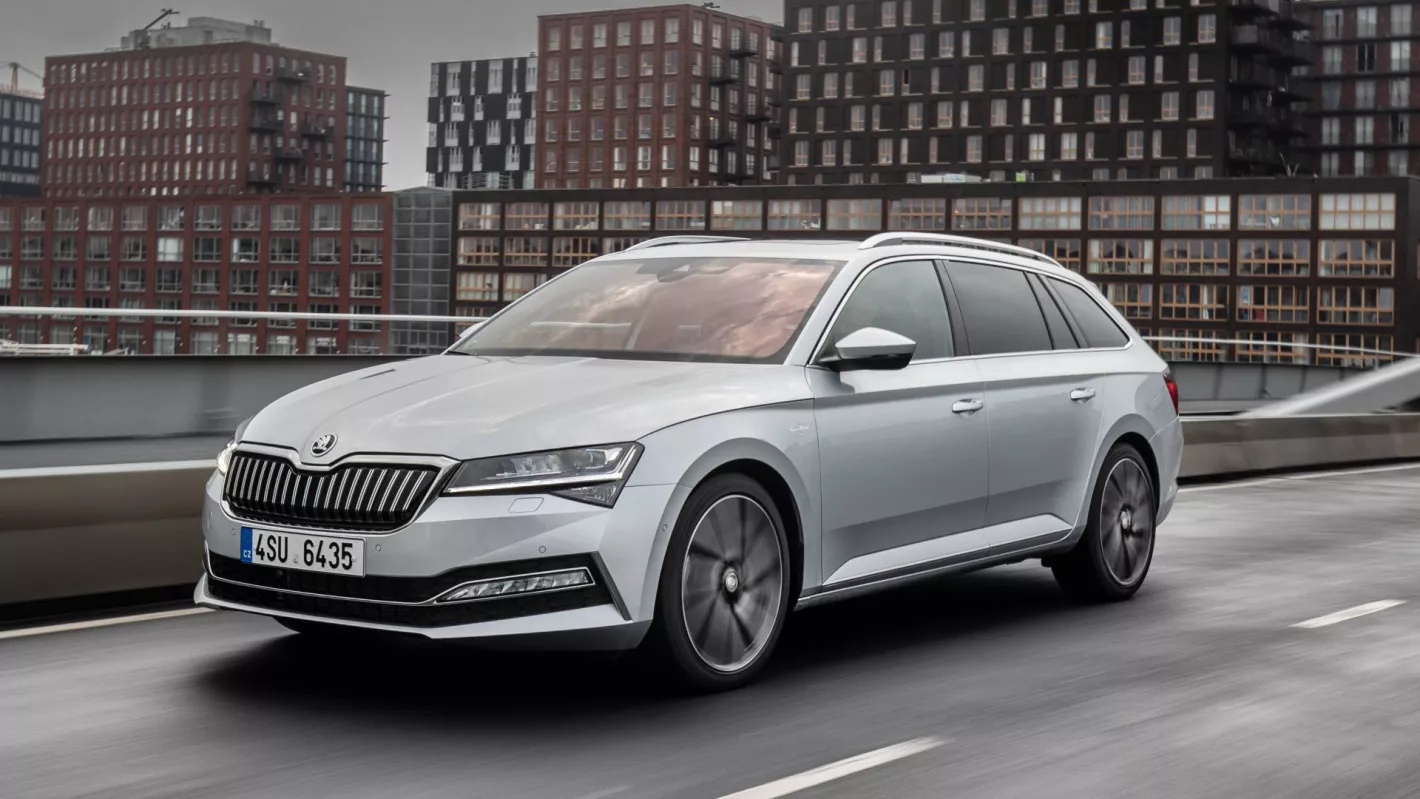 SKODA superb iV RAES